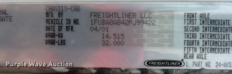 image for item EG0676 2002 Freightliner  Century Class S/T semi truck