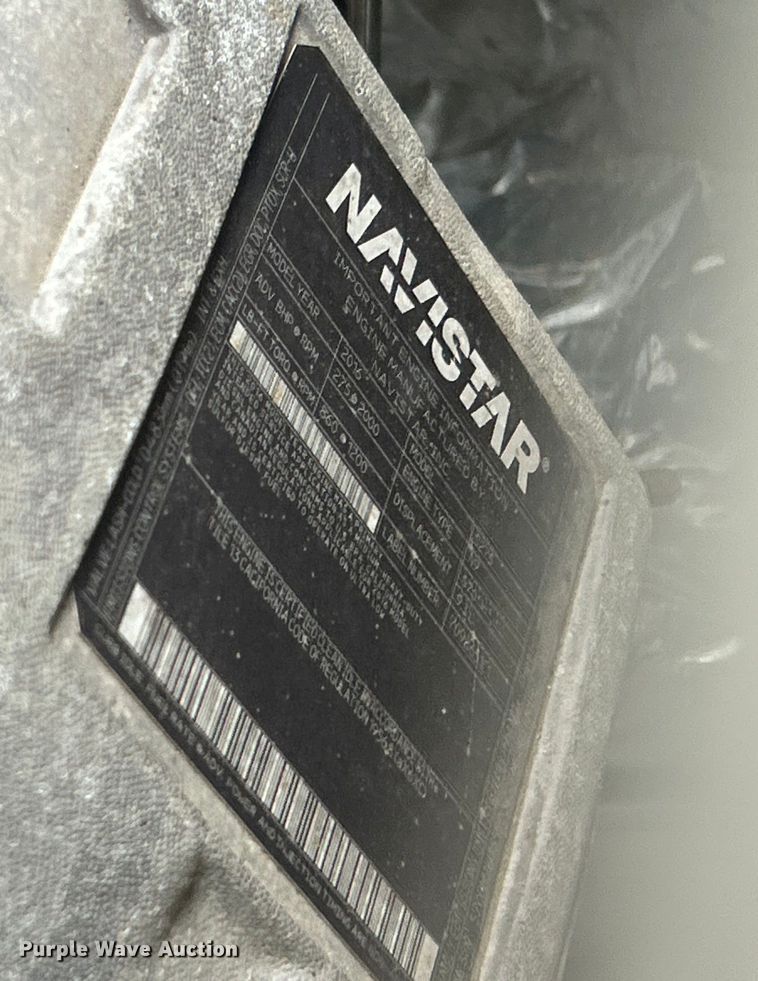 image for item EG0677 2017 International  4400 SBA semi truck