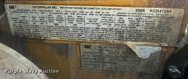 image for item EG1596 2006 Peterbilt  385 semi truck