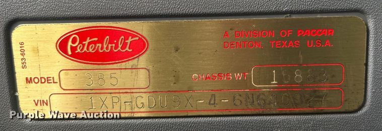 image for item EG1596 2006 Peterbilt  385 semi truck