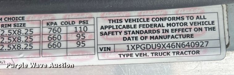 image for item EG1596 2006 Peterbilt  385 semi truck