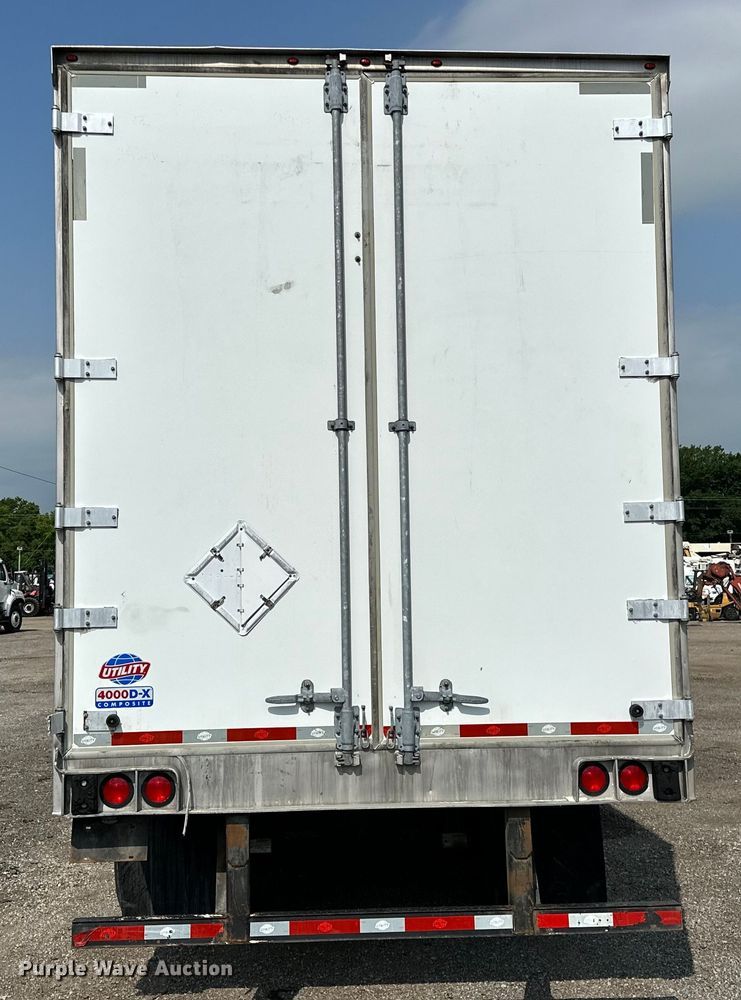 image for item EG1613 2013 Utility  4000D-X dry van trailer