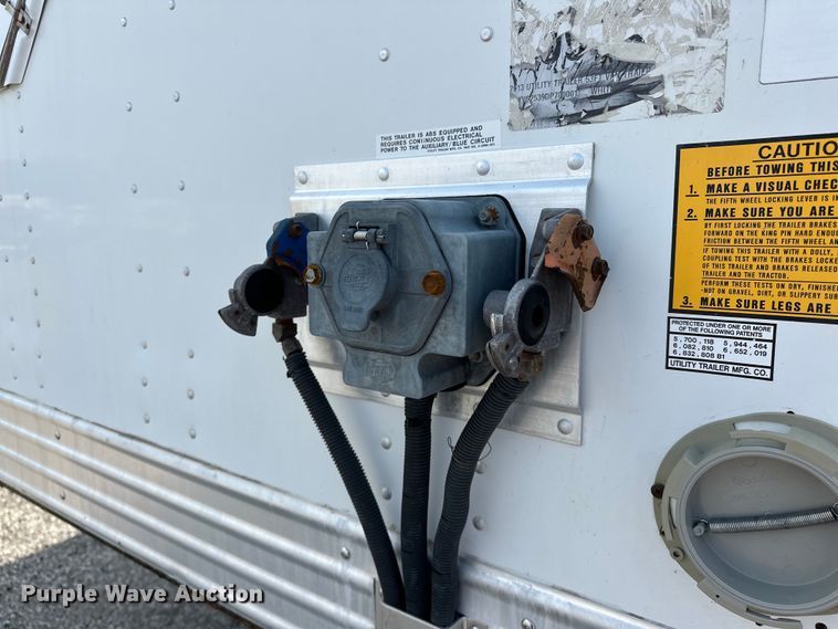 image for item EG1613 2013 Utility  4000D-X dry van trailer