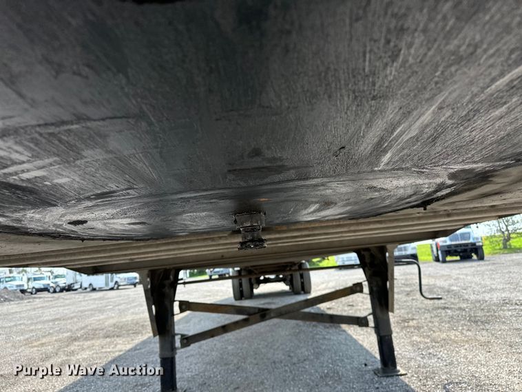 image for item EG1613 2013 Utility  4000D-X dry van trailer