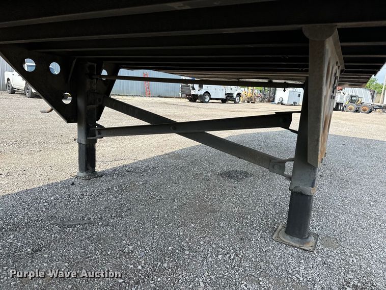 image for item EG1613 2013 Utility  4000D-X dry van trailer