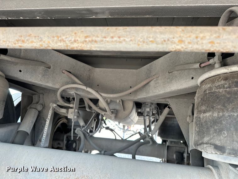 image for item EG1613 2013 Utility  4000D-X dry van trailer