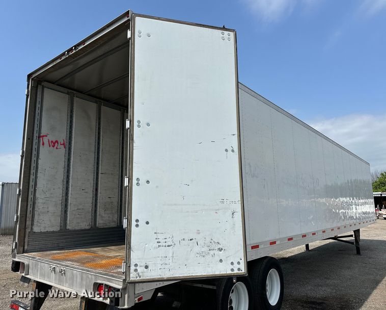 image for item EG1613 2013 Utility  4000D-X dry van trailer