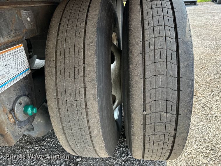 image for item EG1613 2013 Utility  4000D-X dry van trailer