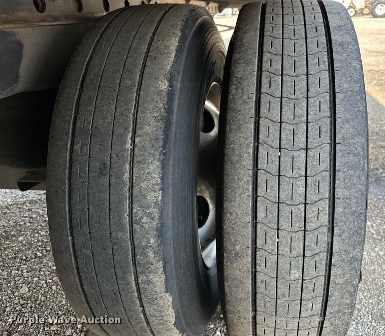 image for item EG1613 2013 Utility  4000D-X dry van trailer