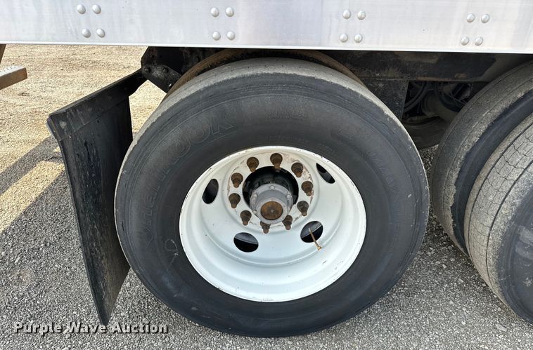 image for item EG1613 2013 Utility  4000D-X dry van trailer