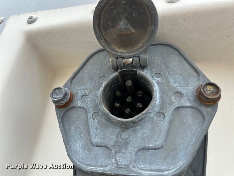 image for item EG1615 1986 Nabors dry van trailer