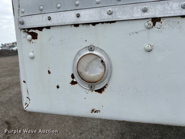 image for item EG1615 1986 Nabors dry van trailer