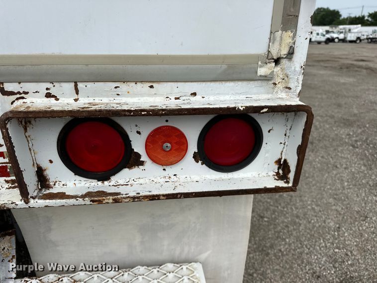 image for item EG1615 1986 Nabors dry van trailer