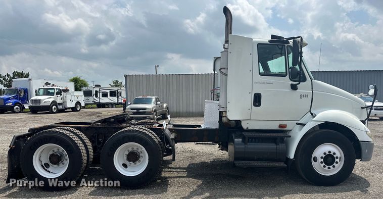 image for item EG1622 2007 International  8600 SBA semi truck