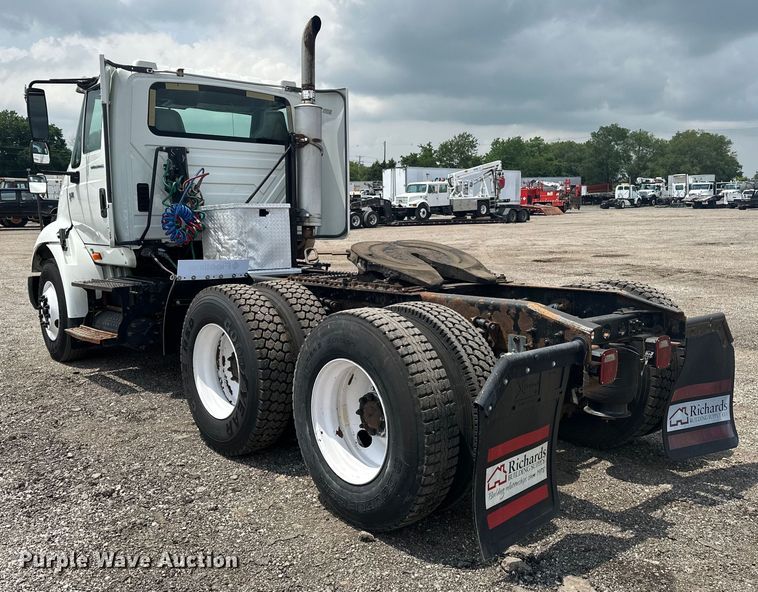 image for item EG1622 2007 International  8600 SBA semi truck