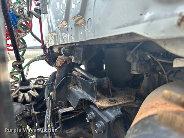 image for item EG1622 2007 International  8600 SBA semi truck