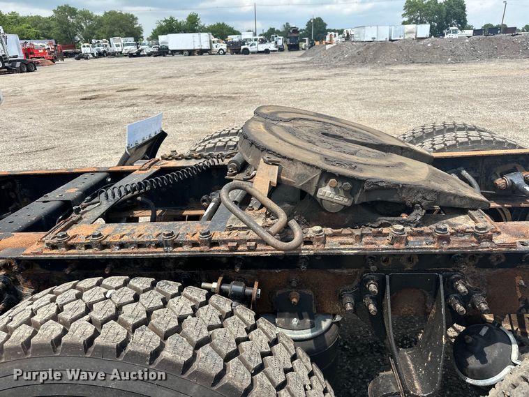 image for item EG1622 2007 International  8600 SBA semi truck