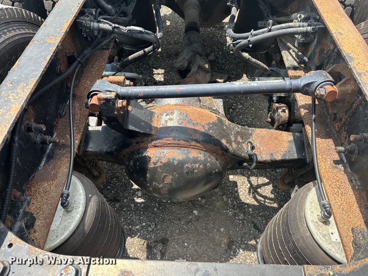 image for item EG1622 2007 International  8600 SBA semi truck