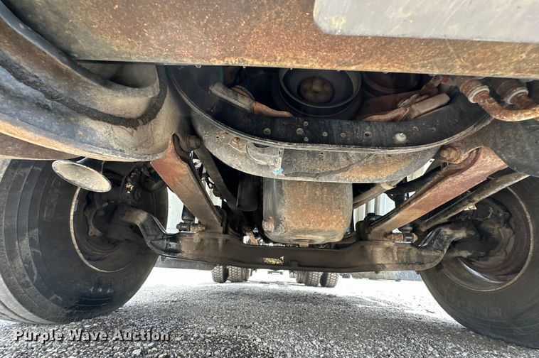 image for item EG1622 2007 International  8600 SBA semi truck