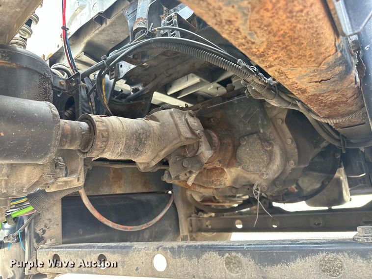 image for item EG1622 2007 International  8600 SBA semi truck