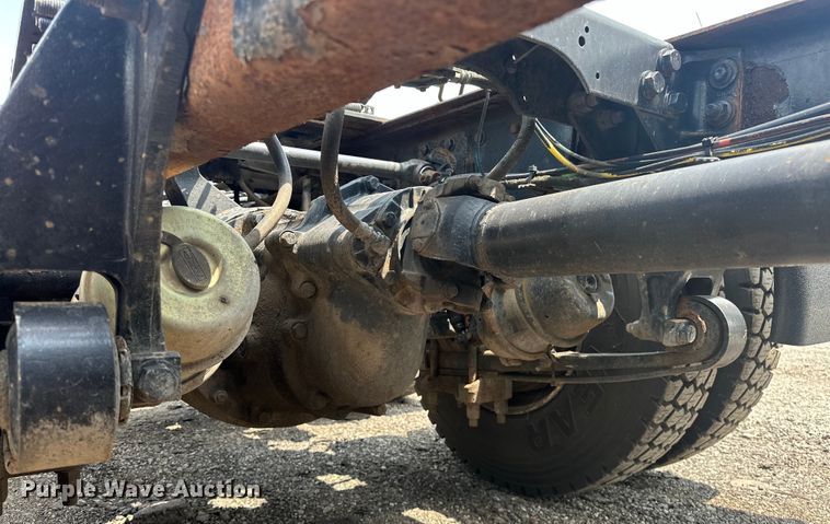 image for item EG1622 2007 International  8600 SBA semi truck