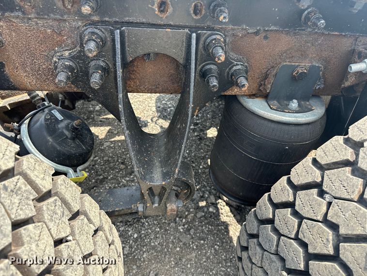 image for item EG1622 2007 International  8600 SBA semi truck