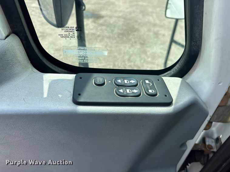 image for item EG1622 2007 International  8600 SBA semi truck