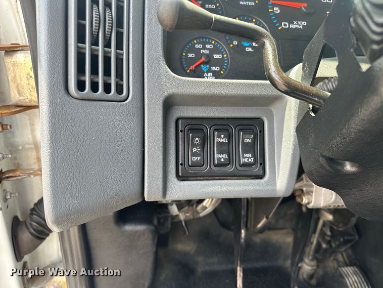 image for item EG1622 2007 International  8600 SBA semi truck