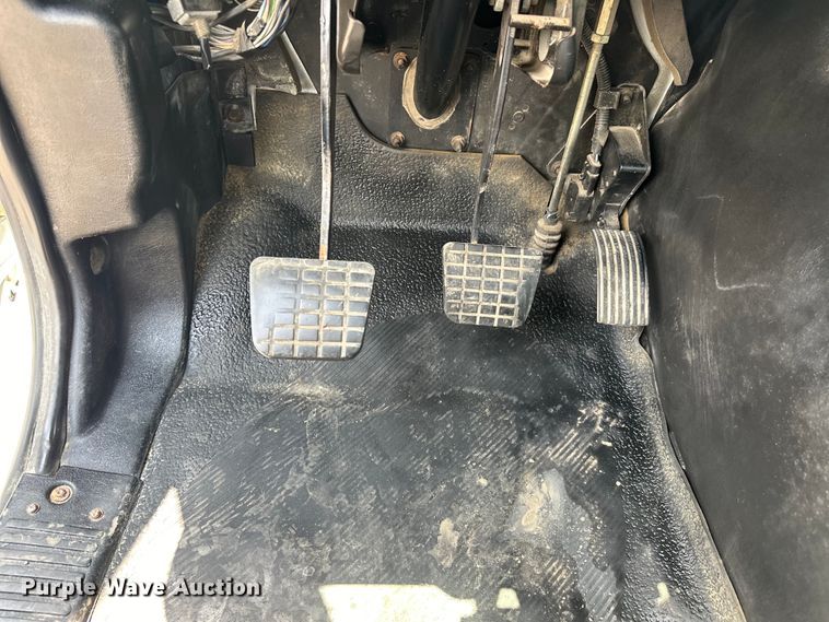 image for item EG1622 2007 International  8600 SBA semi truck