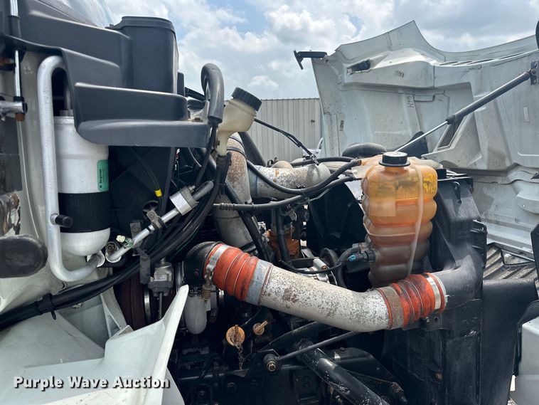 image for item EG1622 2007 International  8600 SBA semi truck