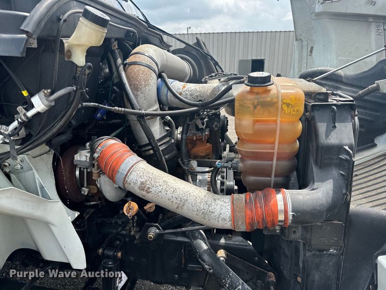 image for item EG1622 2007 International  8600 SBA semi truck