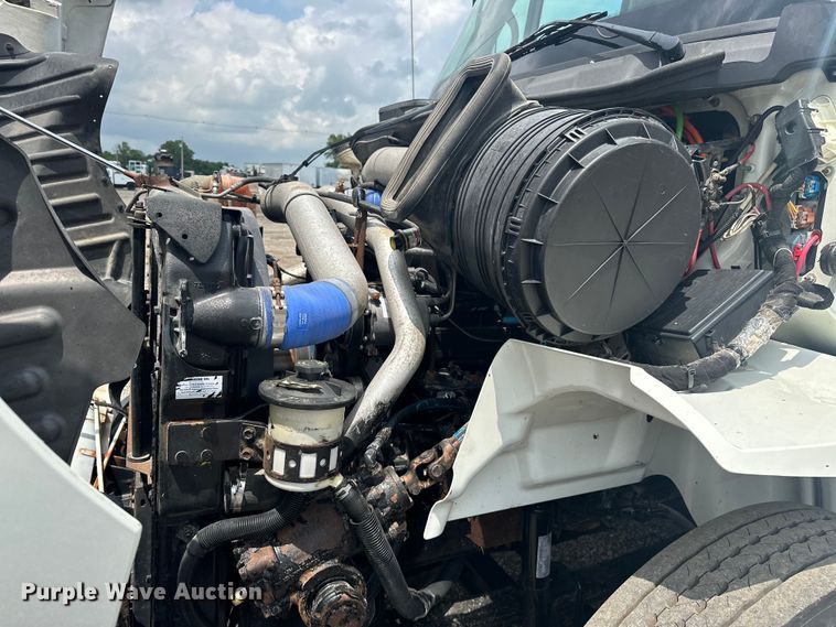 image for item EG1622 2007 International  8600 SBA semi truck