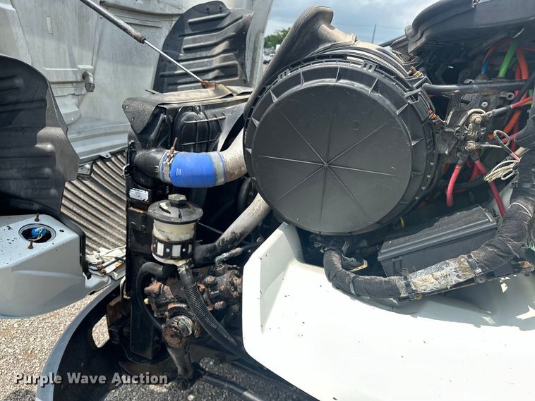 image for item EG1622 2007 International  8600 SBA semi truck