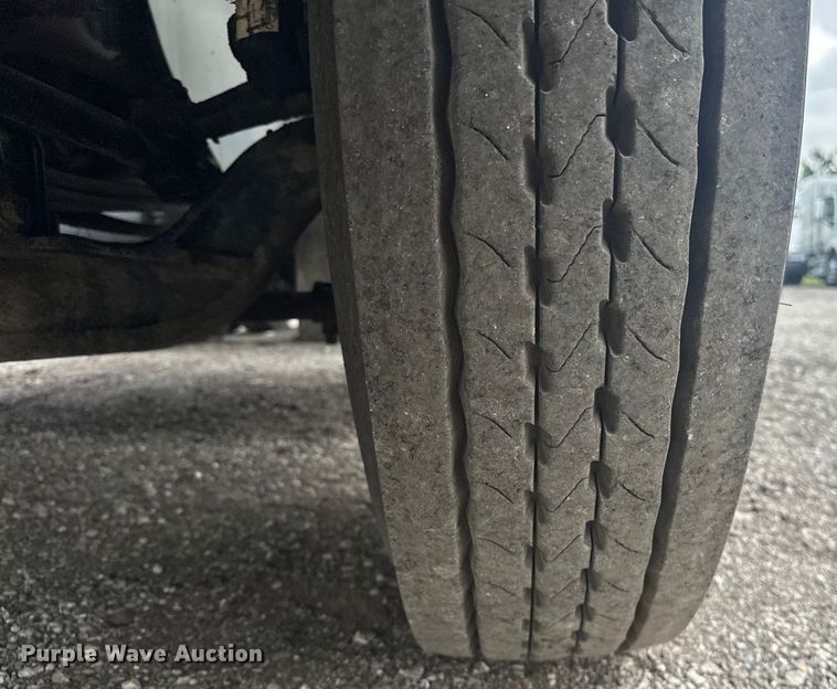 image for item EG1622 2007 International  8600 SBA semi truck