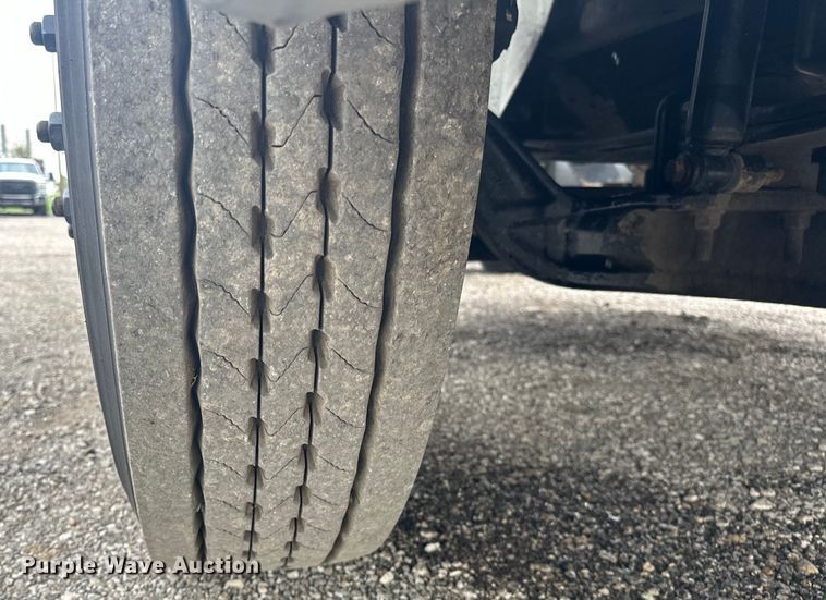 image for item EG1622 2007 International  8600 SBA semi truck