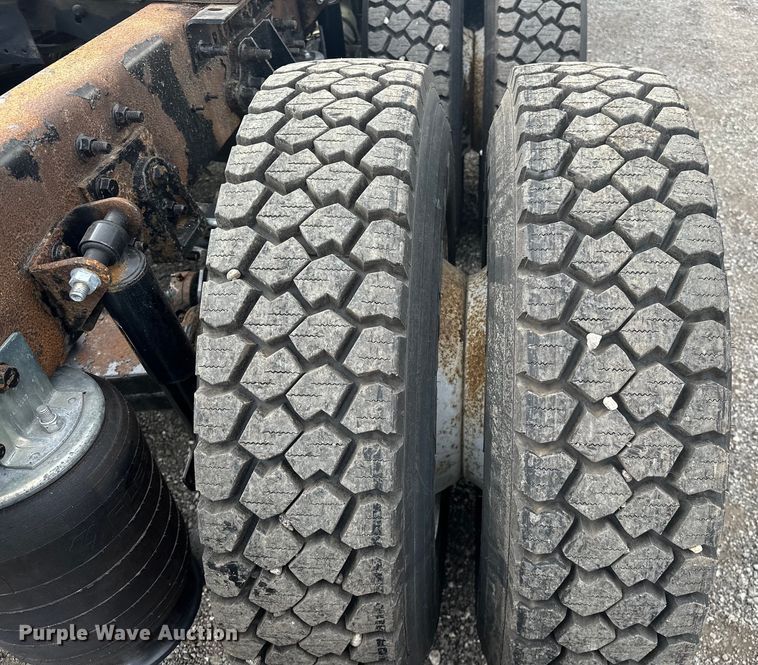 image for item EG1622 2007 International  8600 SBA semi truck