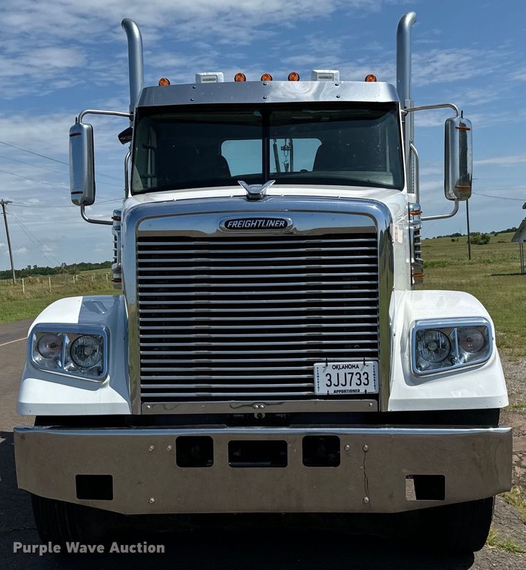 image for item EH3966 2020 Freightliner  122SD semi truck