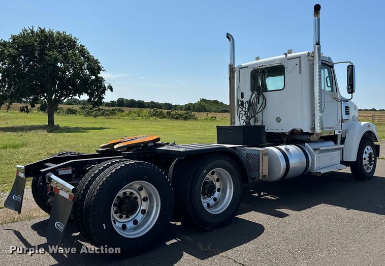 image for item EH3966 2020 Freightliner  122SD semi truck