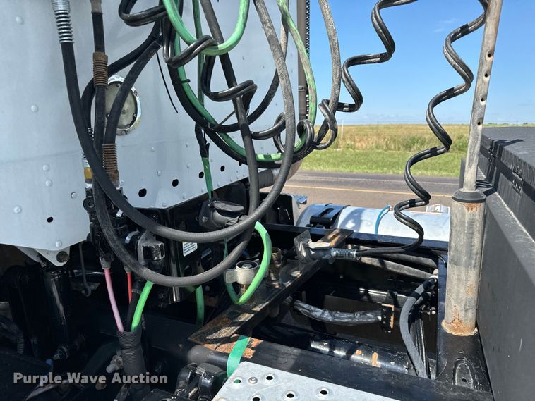 image for item EH3966 2020 Freightliner  122SD semi truck