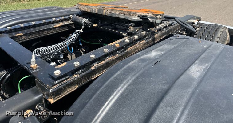 image for item EH3966 2020 Freightliner  122SD semi truck