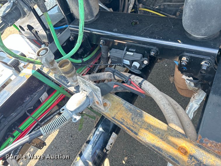 image for item EH3966 2020 Freightliner  122SD semi truck