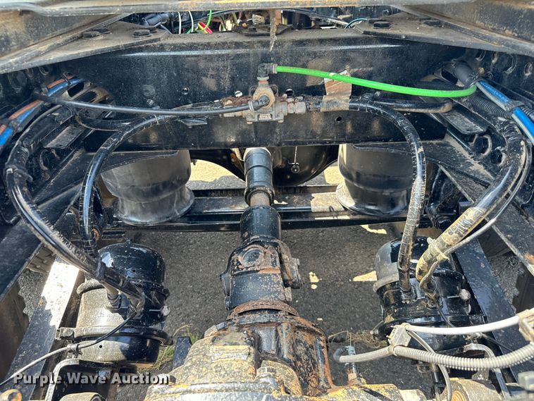 image for item EH3966 2020 Freightliner  122SD semi truck