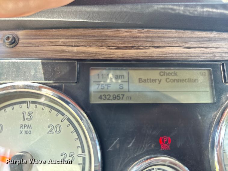 image for item EH3966 2020 Freightliner  122SD semi truck