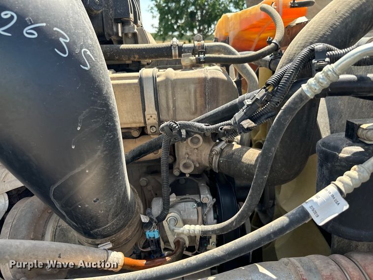 image for item EH3966 2020 Freightliner  122SD semi truck