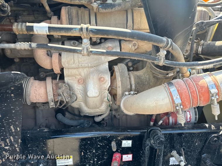 image for item EH3966 2020 Freightliner  122SD semi truck