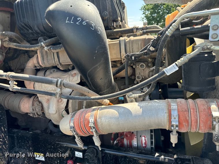 image for item EH3966 2020 Freightliner  122SD semi truck