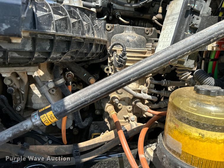 image for item EH3966 2020 Freightliner  122SD semi truck