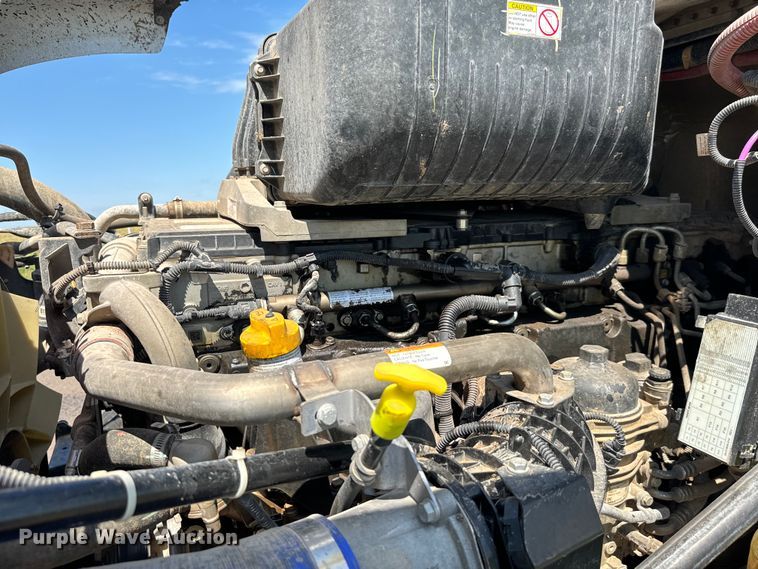 image for item EH3966 2020 Freightliner  122SD semi truck