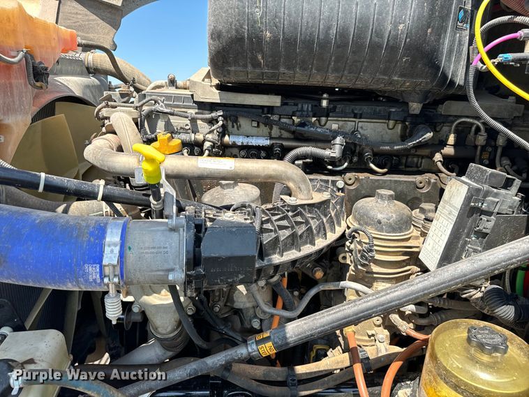 image for item EH3966 2020 Freightliner  122SD semi truck