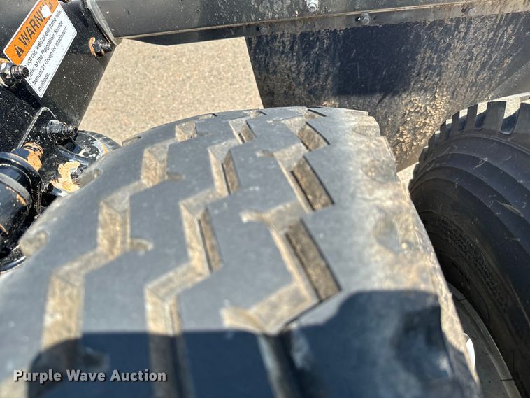 image for item EH3966 2020 Freightliner  122SD semi truck